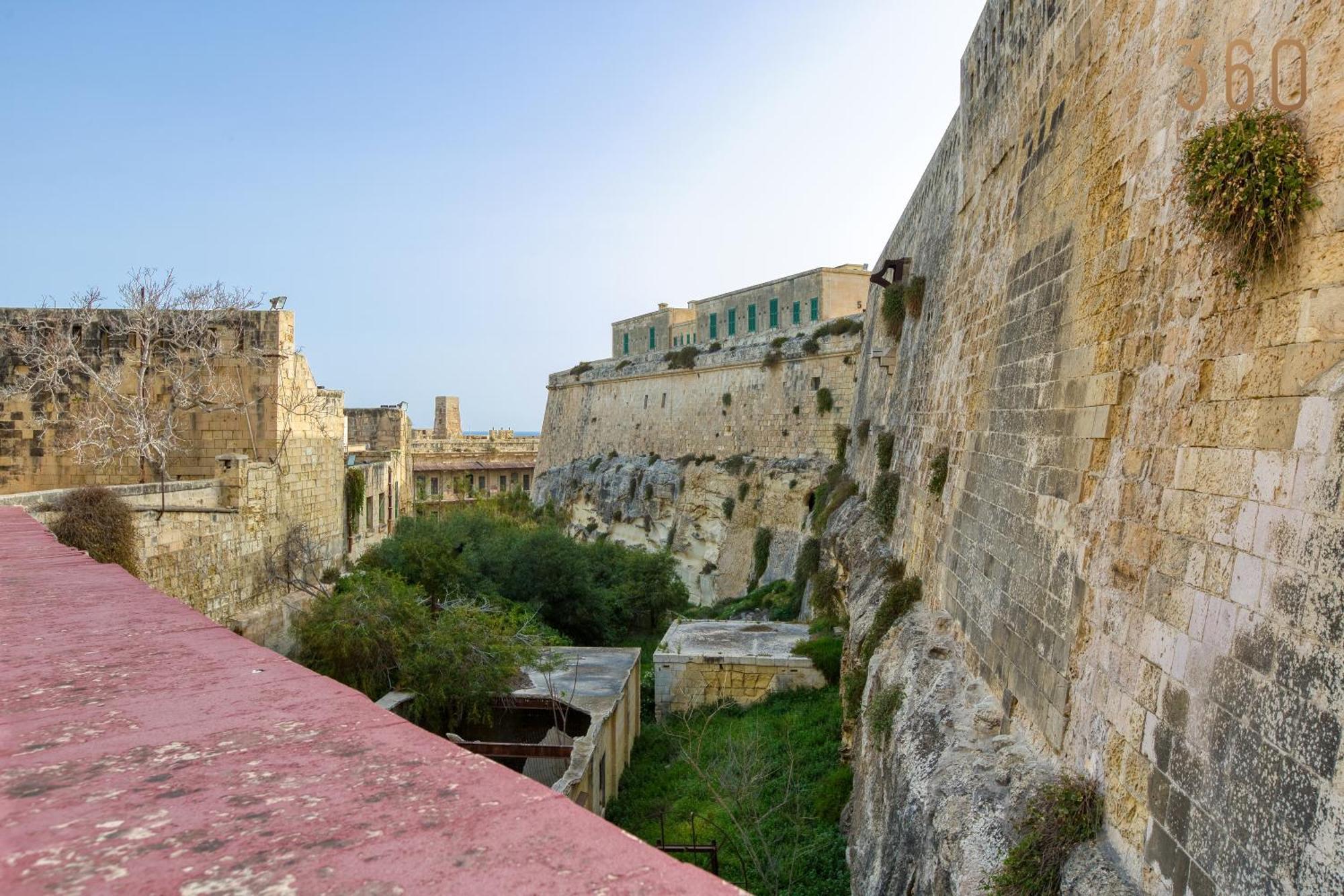 Comfortable 1Br Home With Maltese Balcony In Valletta By 360 Estates ภายนอก รูปภาพ